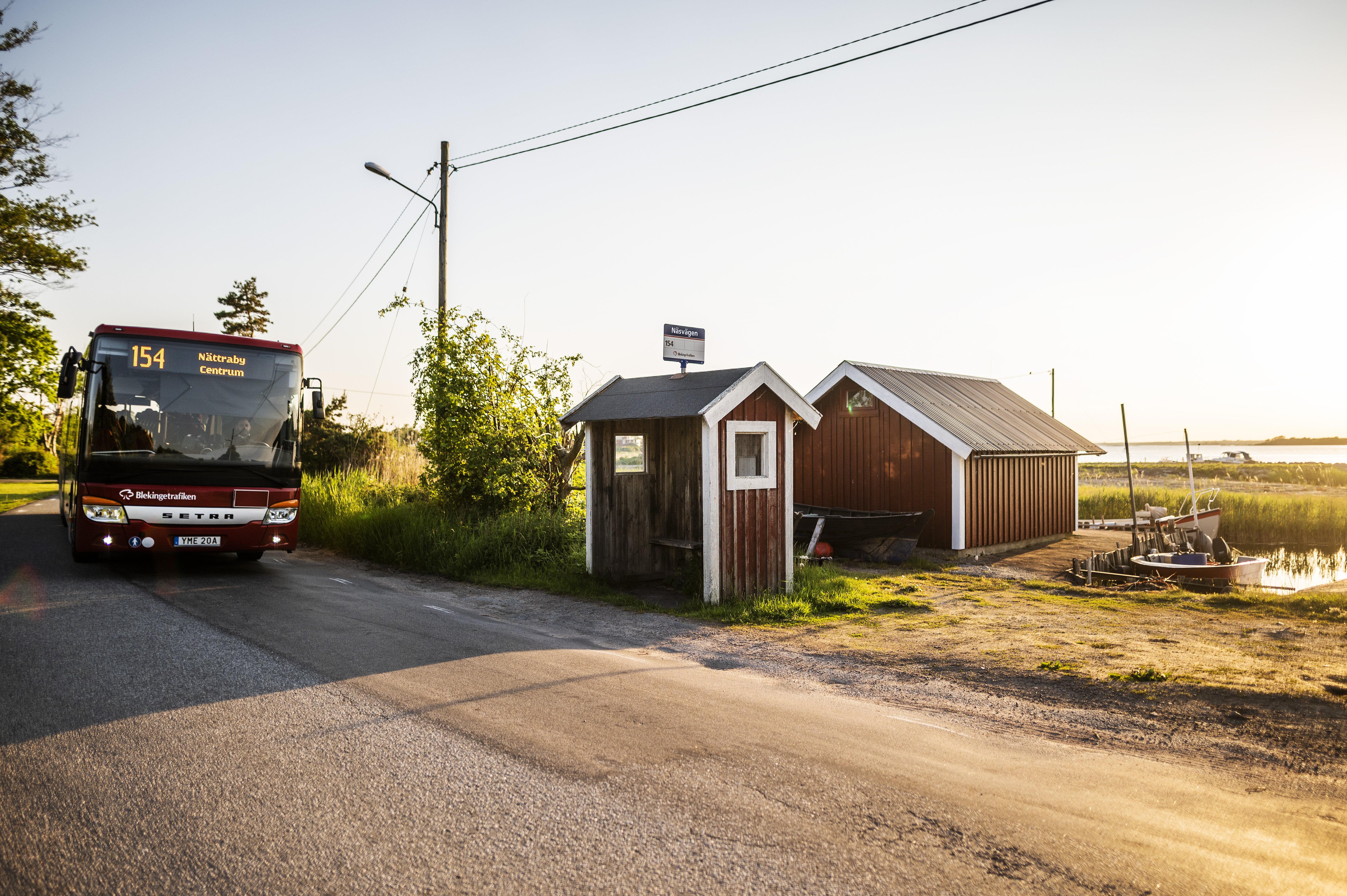 Bus, boat or train - travel to the Blekinge Archipelago and around the area with public transport and protect the environment