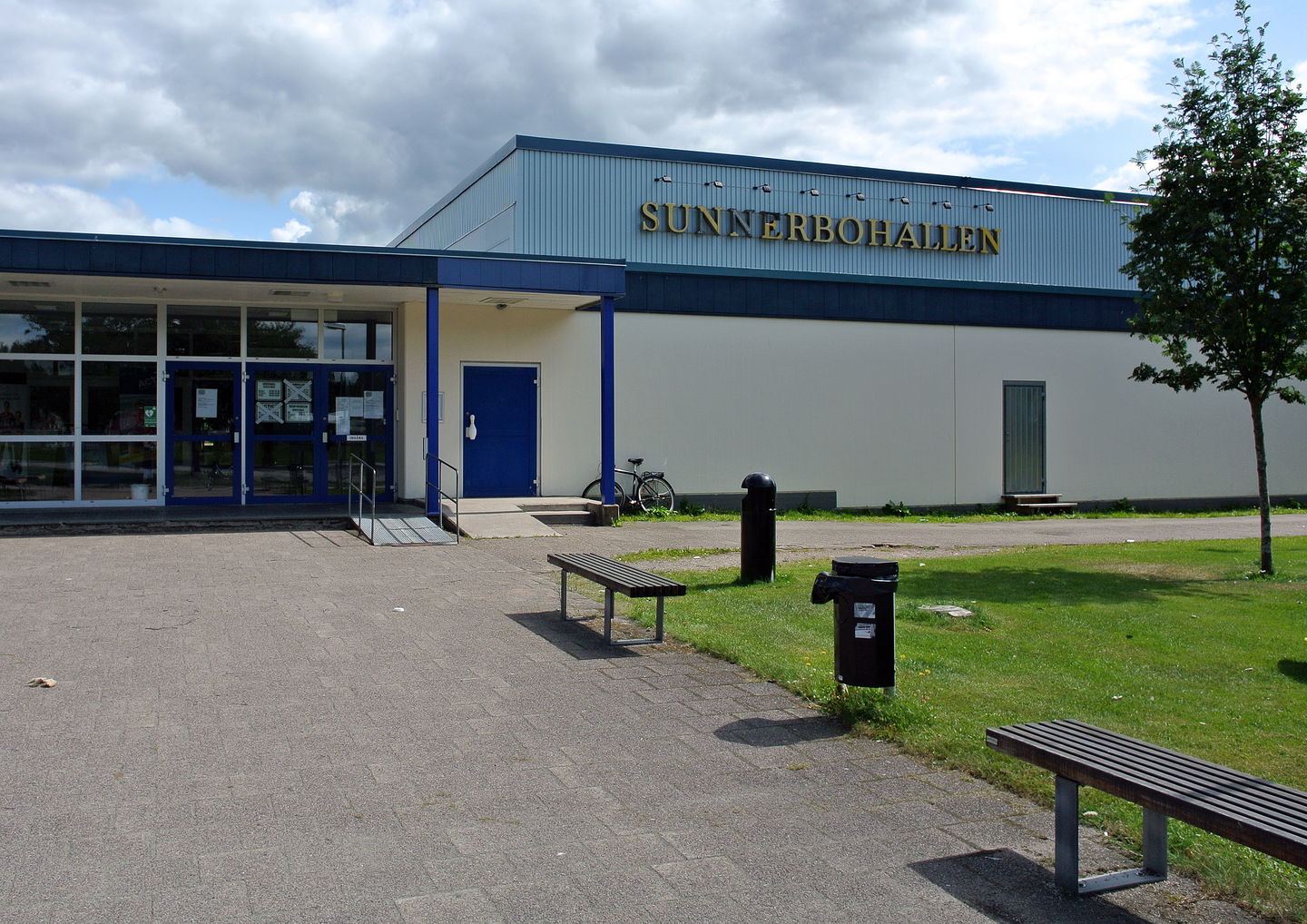 Sunnerbohallens entré innan ombygnationerna. 