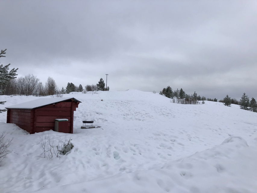 Vindskydd vid Ängsmons pulkabacke