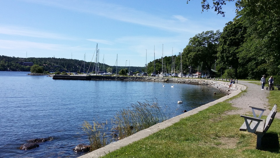 Strandpromenad i Brevik. Foto Lidingö stad