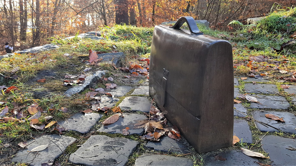 Bronsskulptur av Ulla och Gustaf Kraitz. Foto Lidingö stad