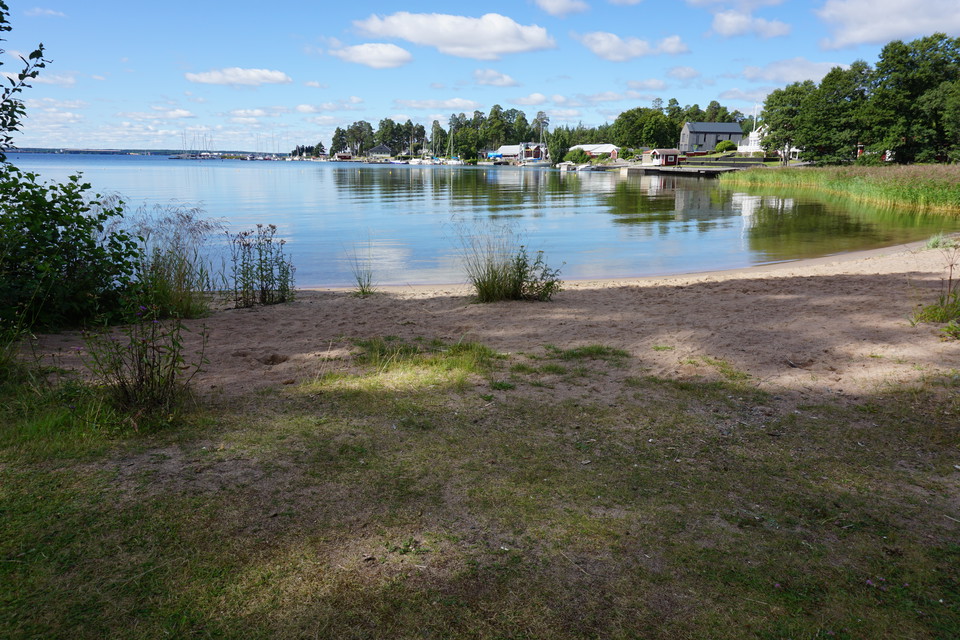 Badplats med sandstrand
