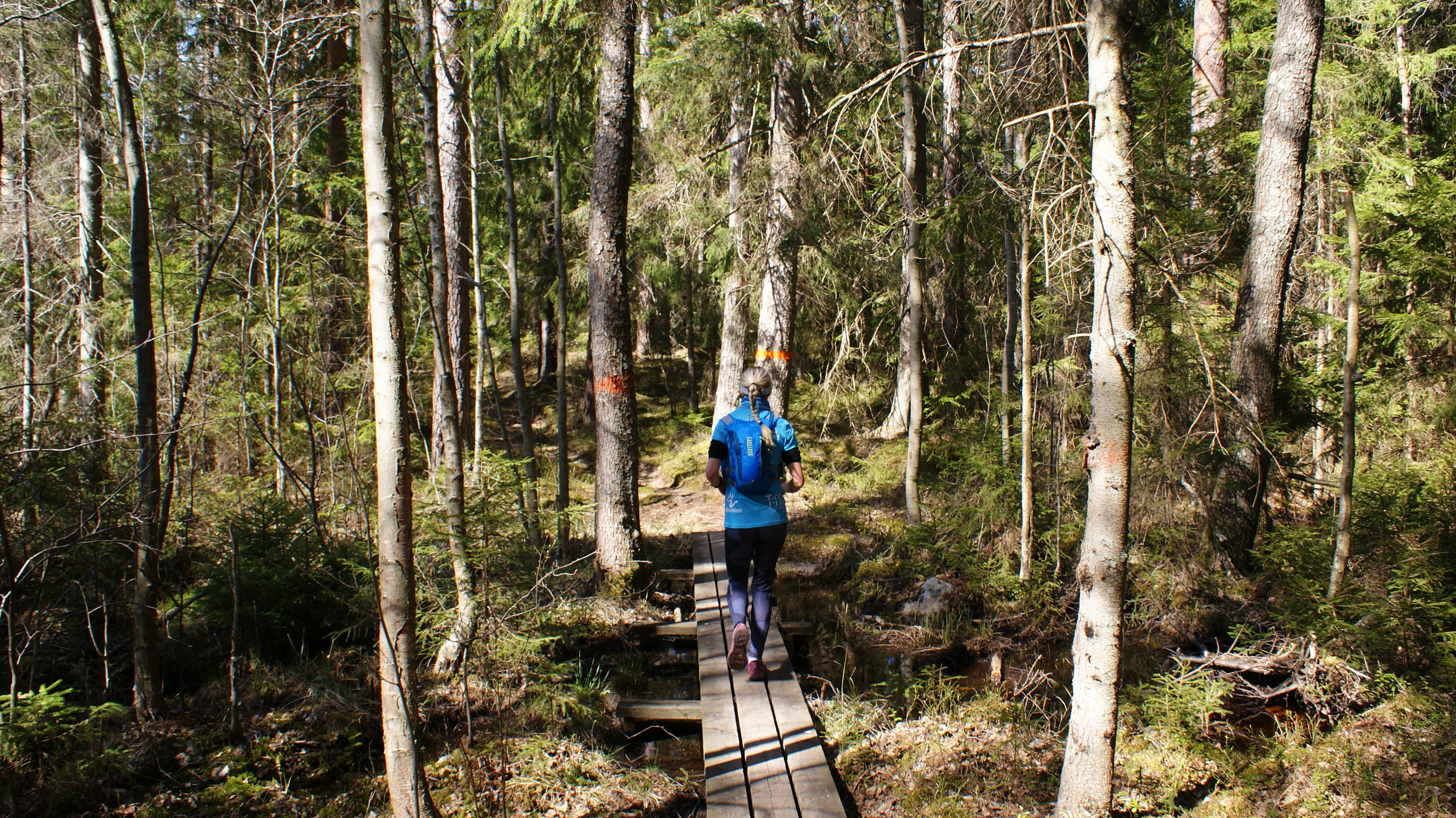 Löpare på väg mot St Trehörningen
