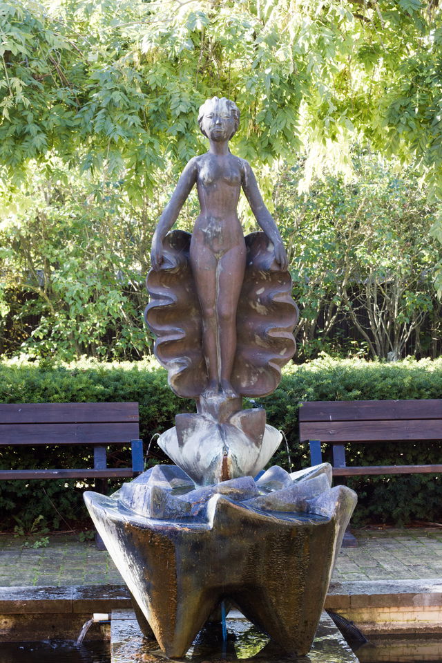 "Venus". Verk i brons skapat 1960 av Robert Nilsson, 1894–1980.