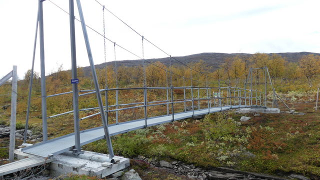 Suspension bridge Árasjåhkå