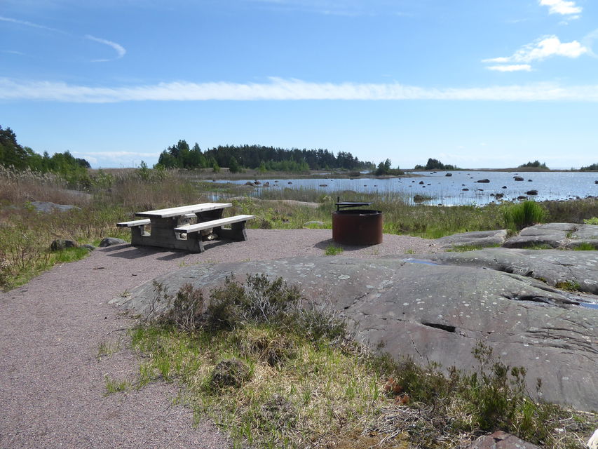 Eldplats med bänkbord