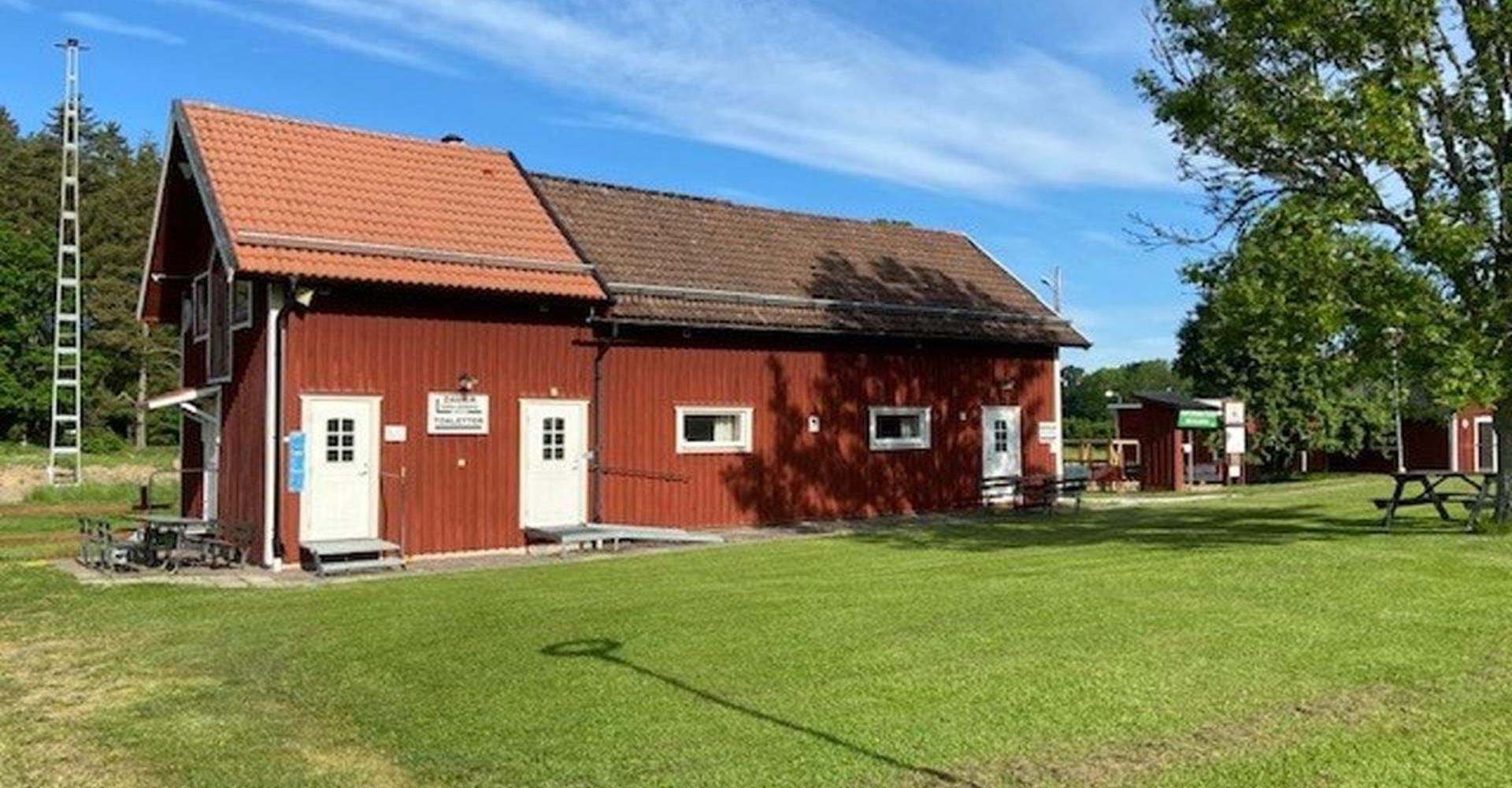 Sya skidstadion omklädningsrum och toa.
Rundslinga Sya.
Mjölby
