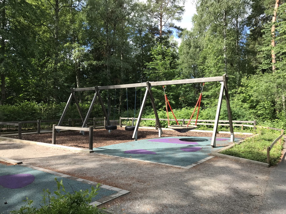 Gunga i grönskan