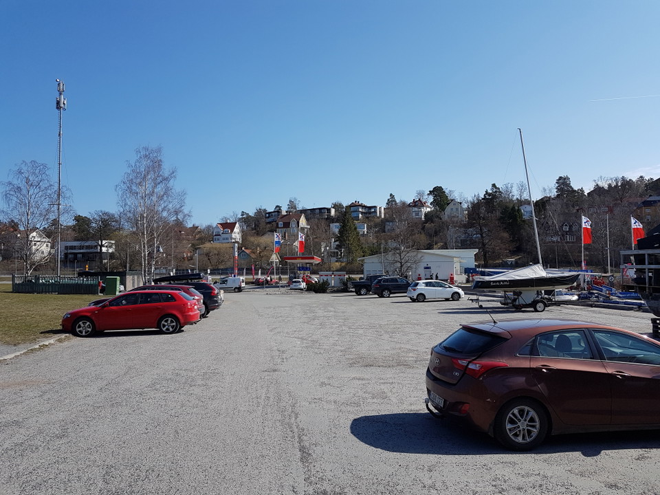 Parkering vid Islingeviken. Foto Lidingö stad.
