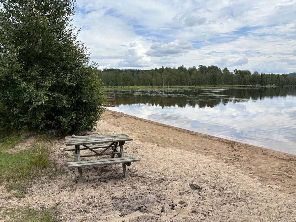 Vy längs med stranden
