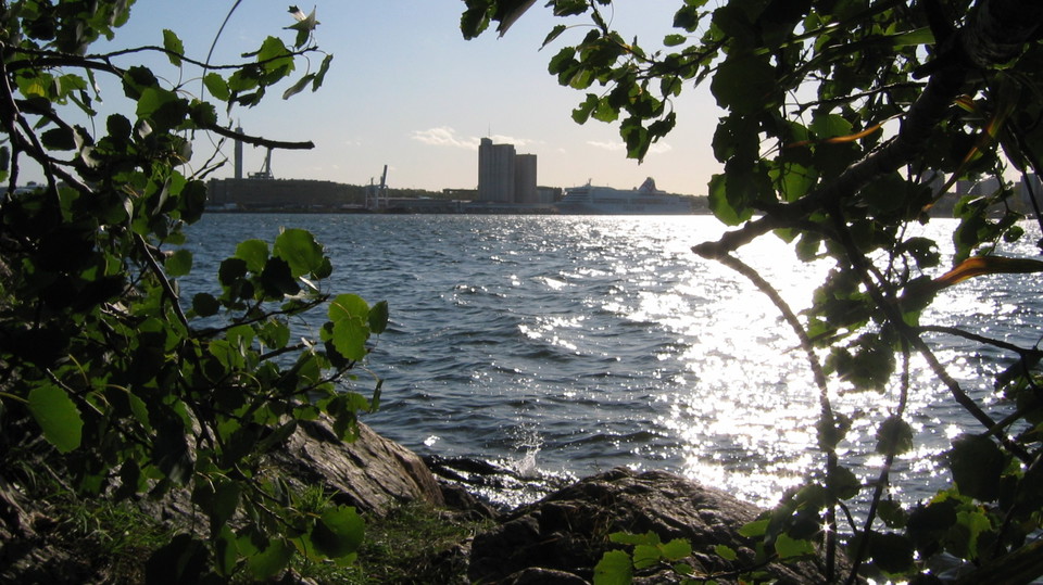Klippstrand vid Lilla Värtan. Foto Lidingö stad