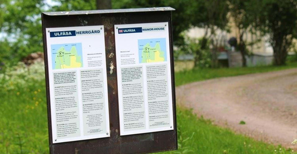 Infotavla vid Ulvåsa slott och park. 
Etapp: Motala-Borensberg. 
Motala