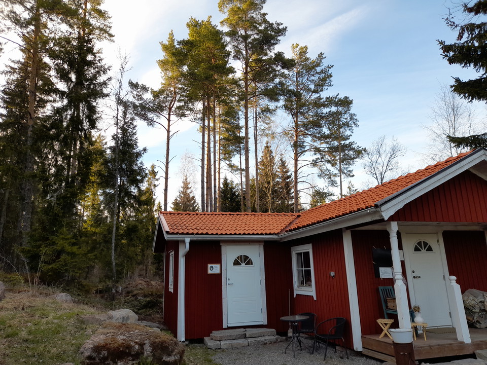 Ingång röd stuga