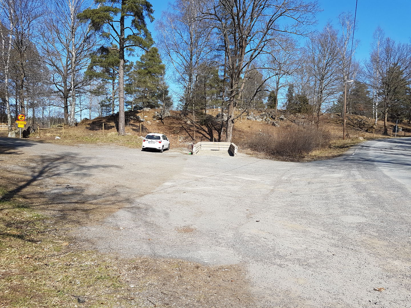 Friluftsparkering vid Tyktorpsvägen. Foto Lidingö stad.