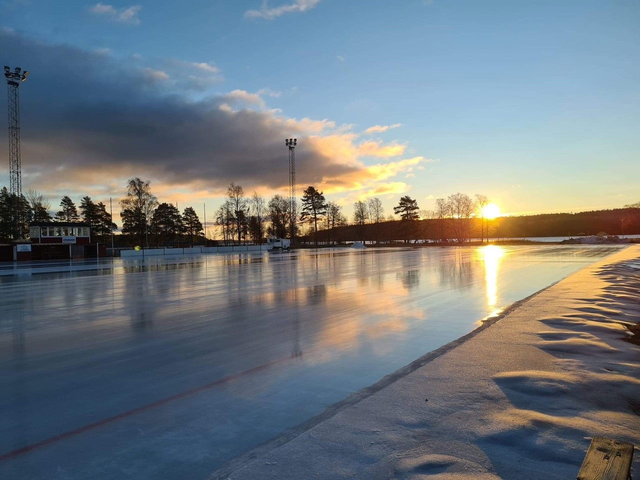 Vy över isbanan Herosvallen