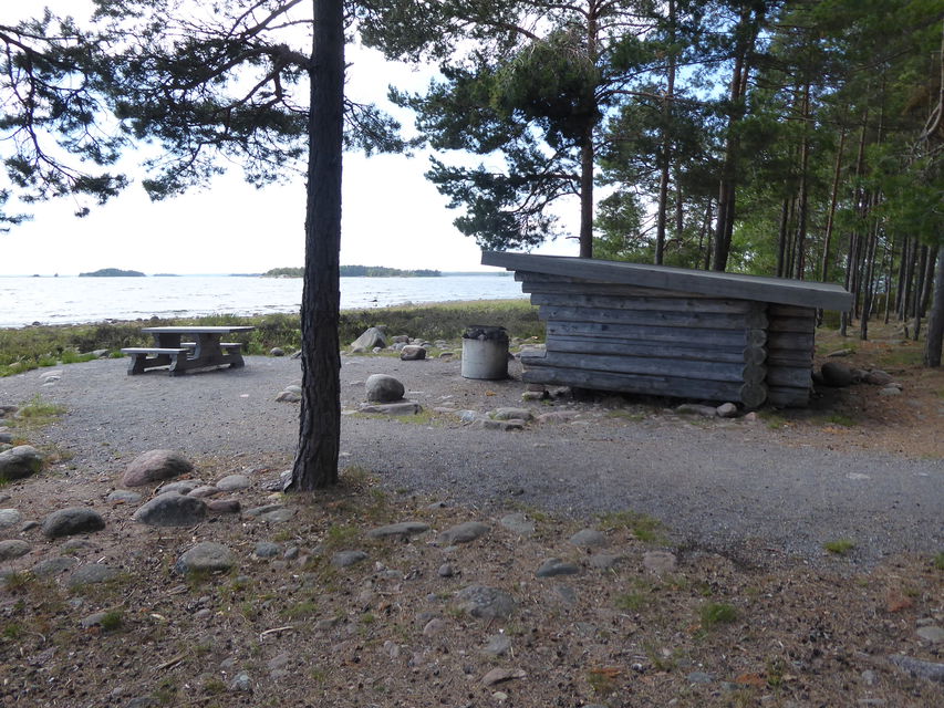 Vindskydd med eldplats Arnäs udde