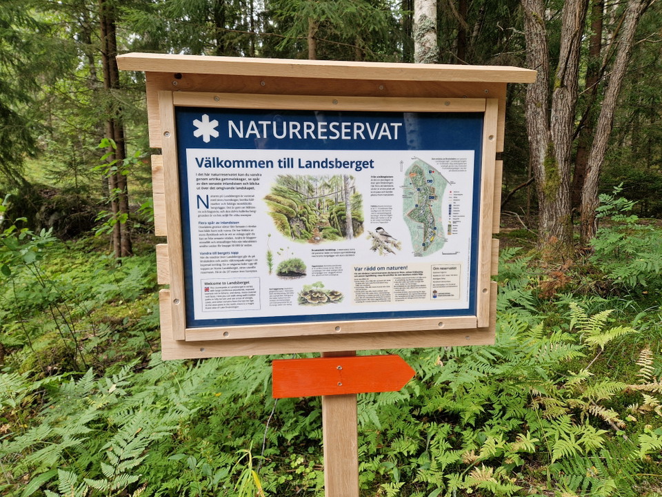 Informationsskylt om naturreservatet.