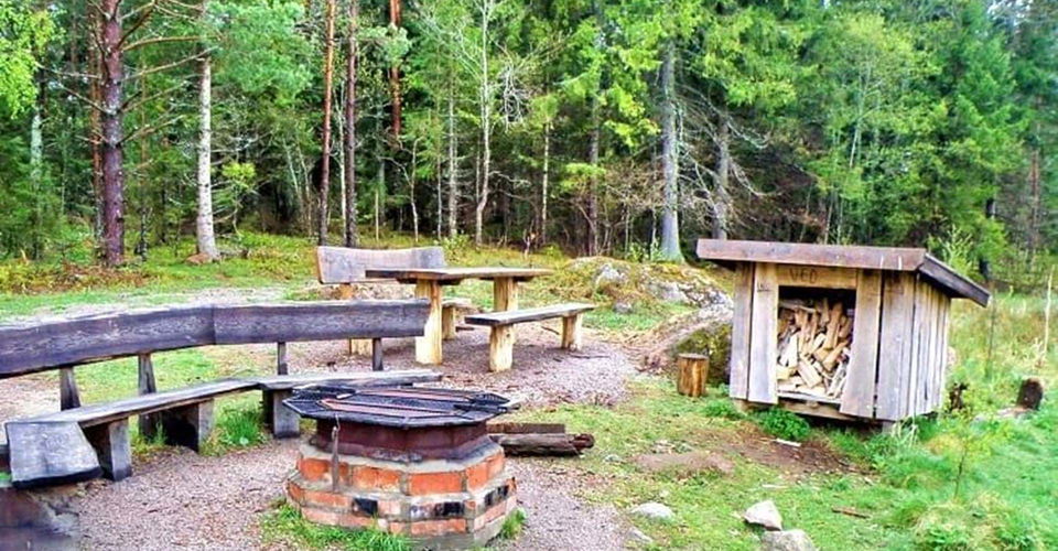 Grillplats vid Ullstämmasjön
Etapp: Vidingsjö-Bjärka Säby, Ekängsdalen  rundslinga
Linköping