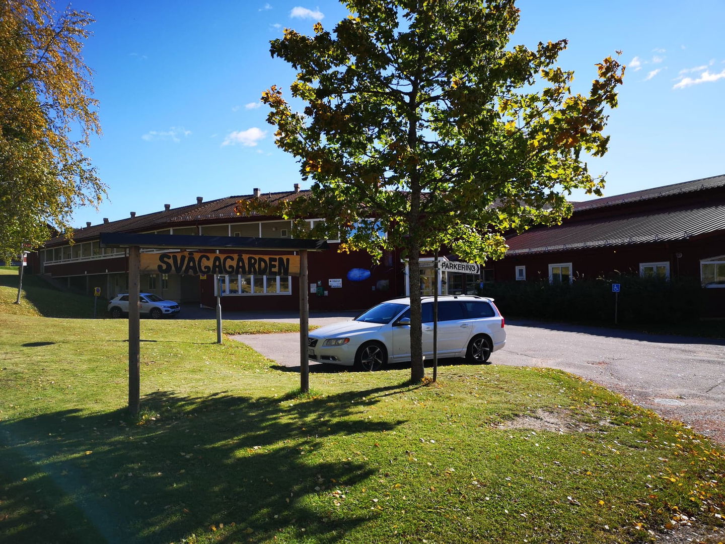 Laddstationen finns vid Svågagården