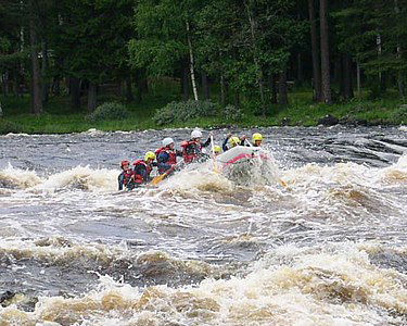 I trakterna finns flera arrangörer av forsränning och paddling