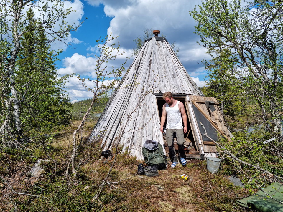 Övernattningskåtan.