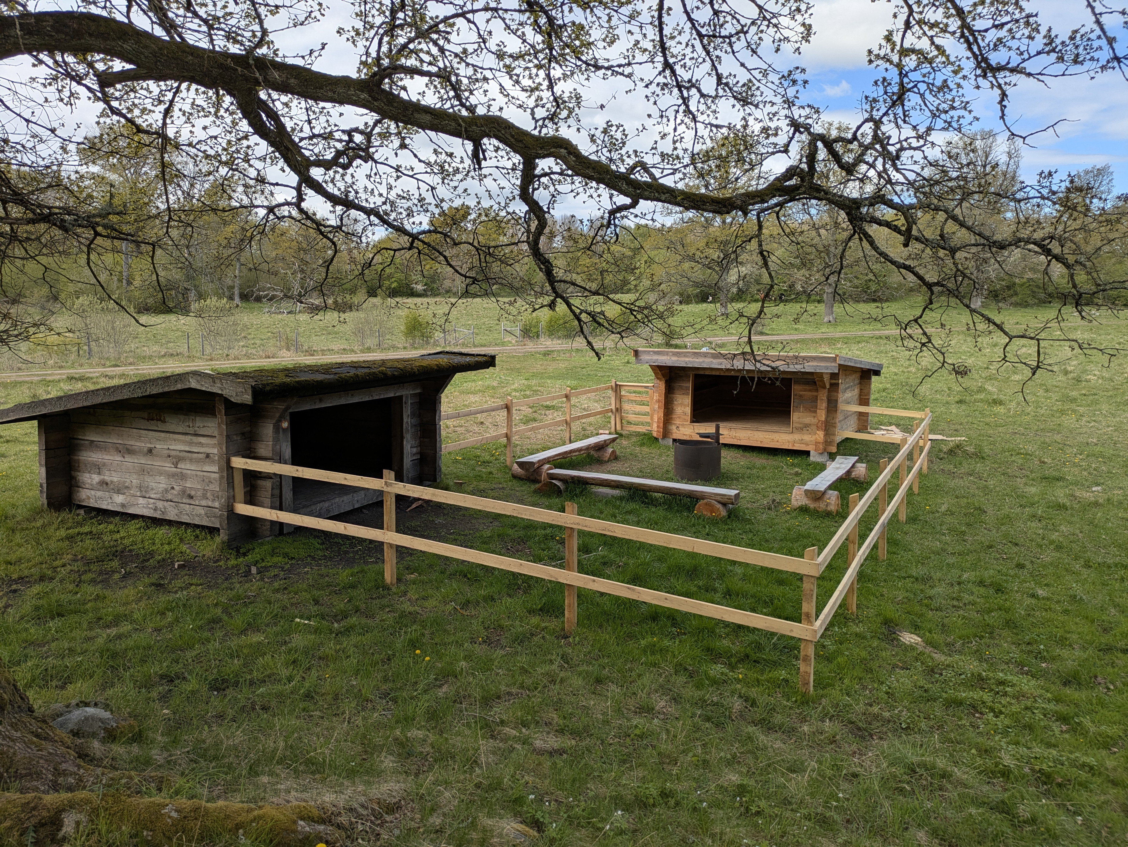 Tinnerö ängar, vindskydd