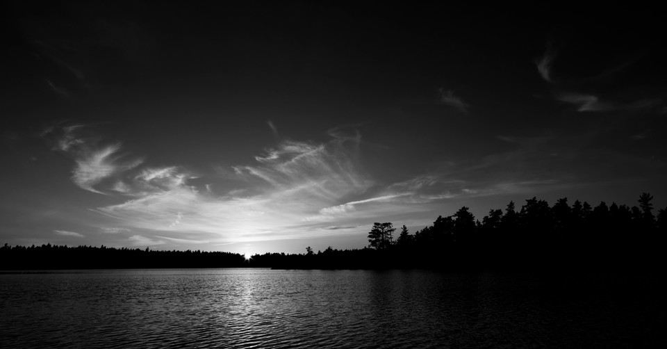 Solnedgång över tjärnen.