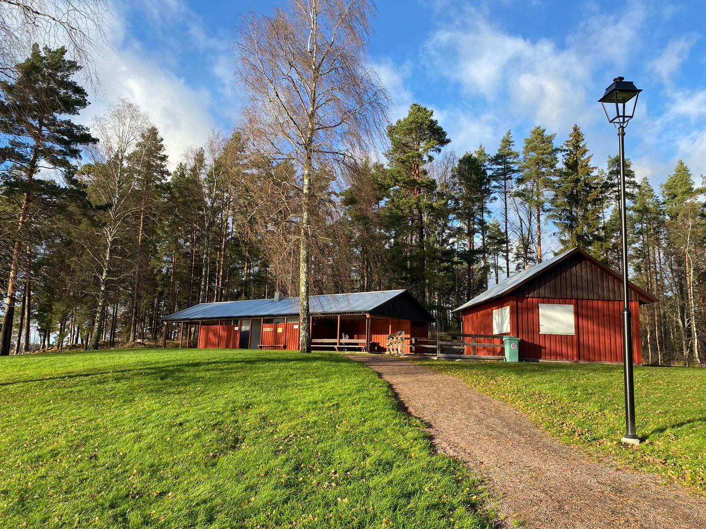 Omklädningsrum med toaletter