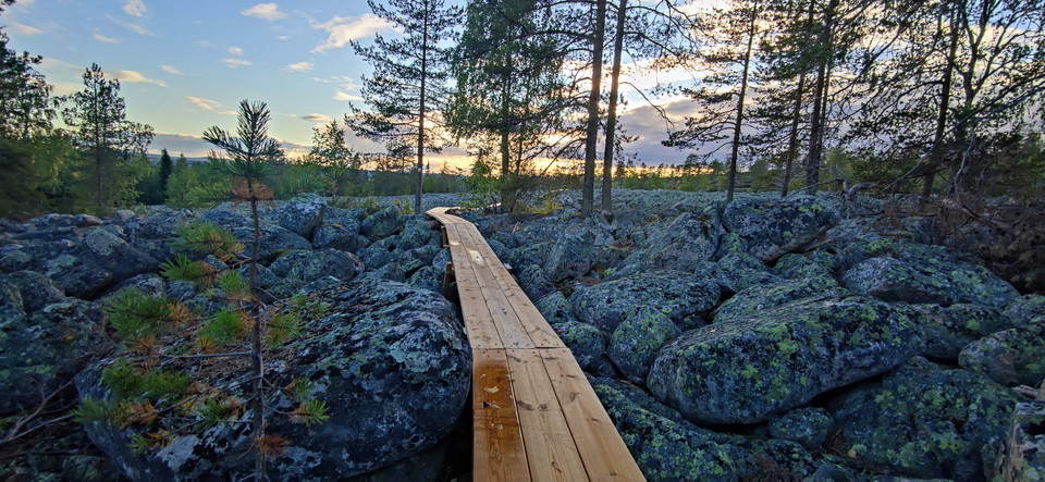 klapperstensfält kallad "pirunpelto"  djävulsåker 