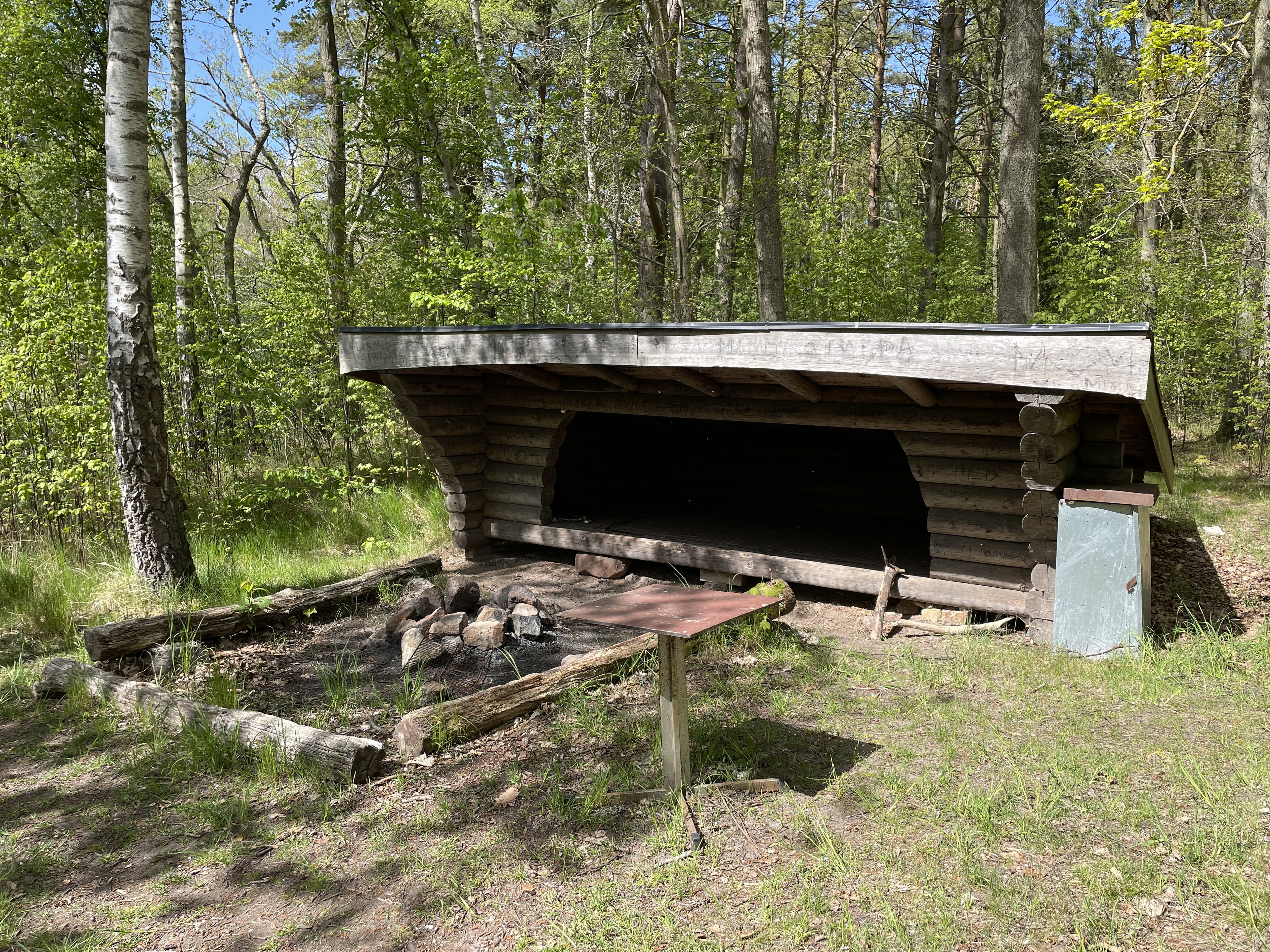 Grillplats och vindskydd