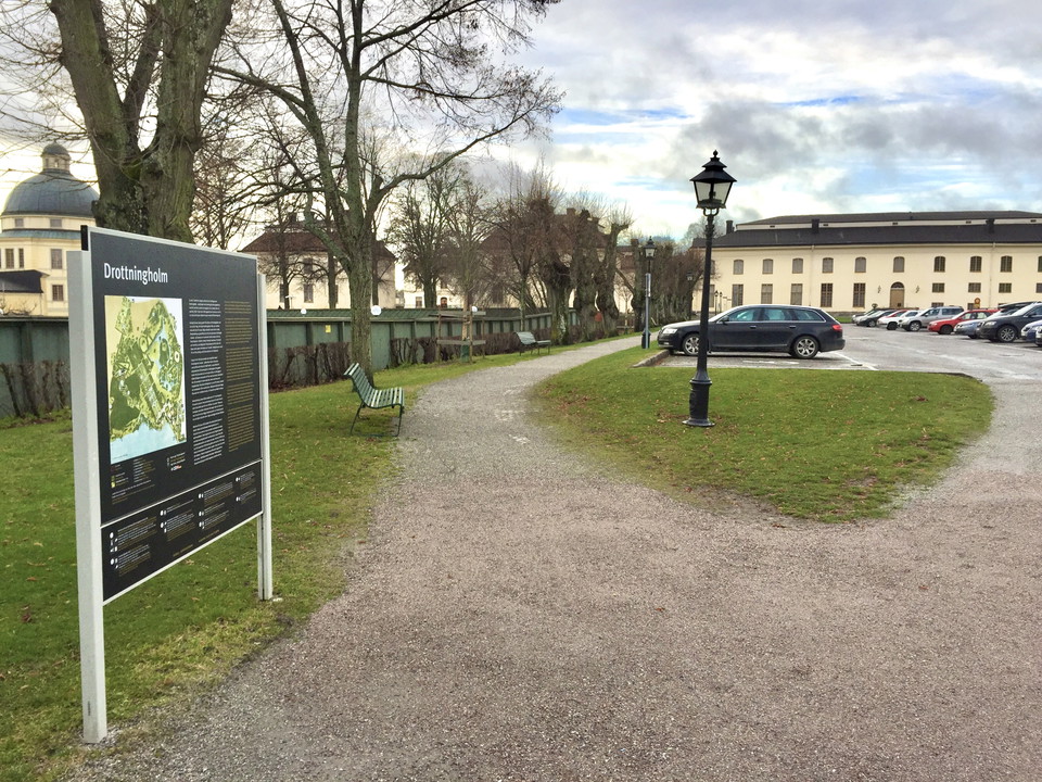 Parkering vid Drottningholms slott. Foto: Mats Larshagen.