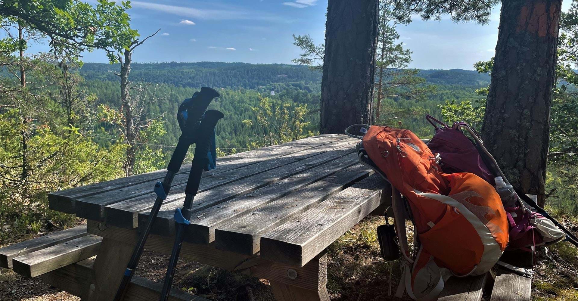 Fikabord vid Korpberget.
Etapp: Norra Vi runt.
Ydre.