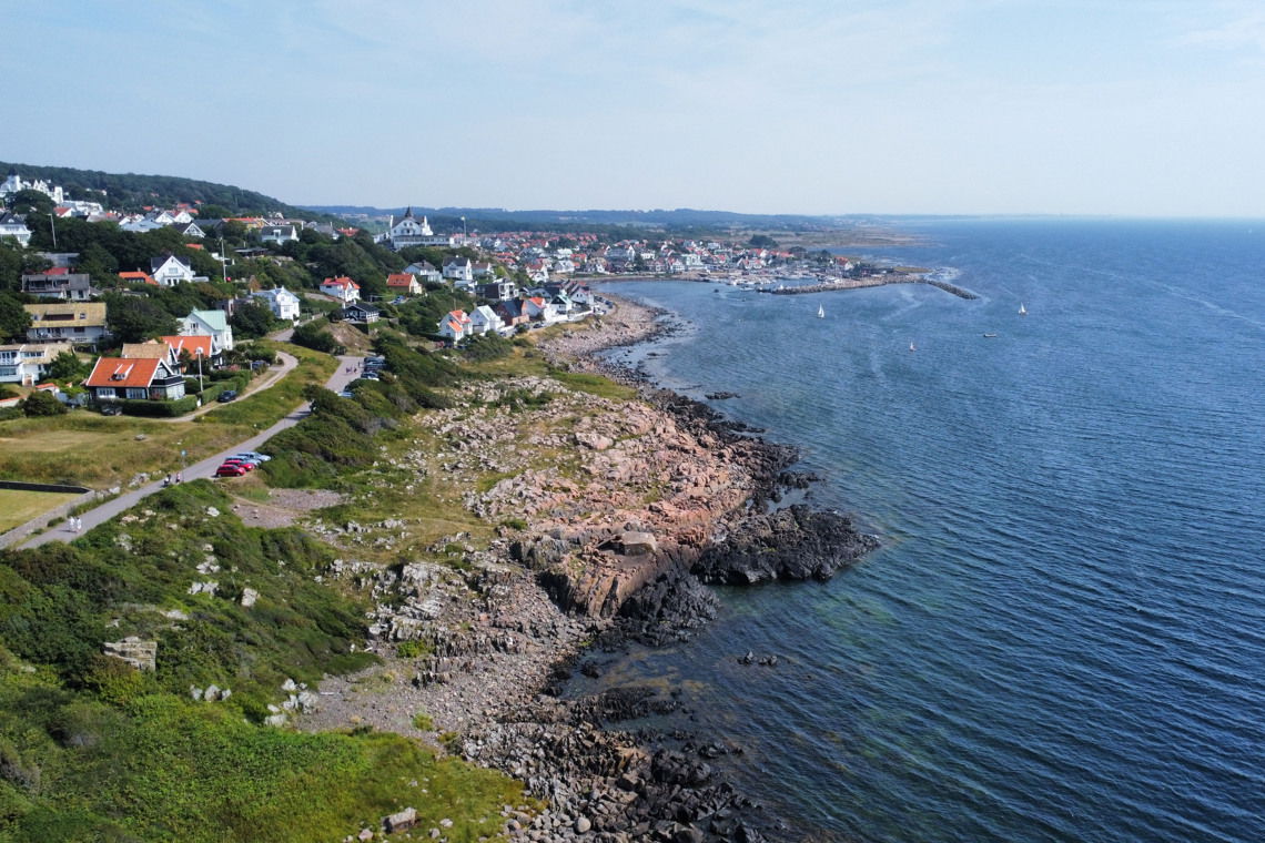 Klippor vid Fågelvikens badplats i Mölle.