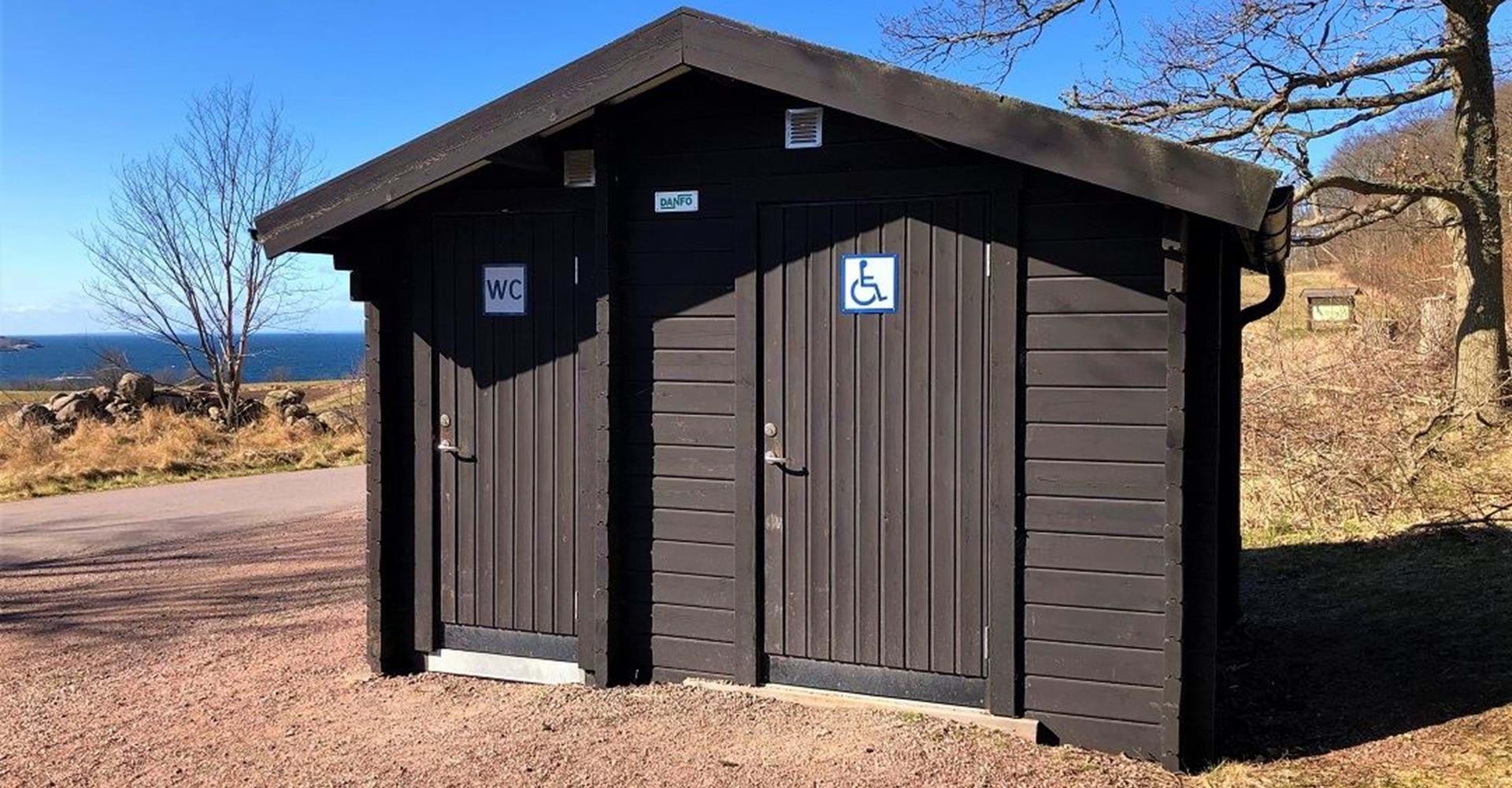 Tillgänglighetsanpassat torrdass Almalyckan. 
Etapp: Omberg runt, Signaturleden. 
Ödeshög