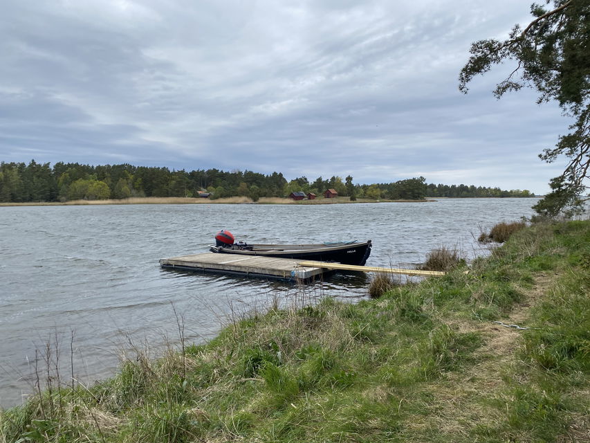 Brygga och båt