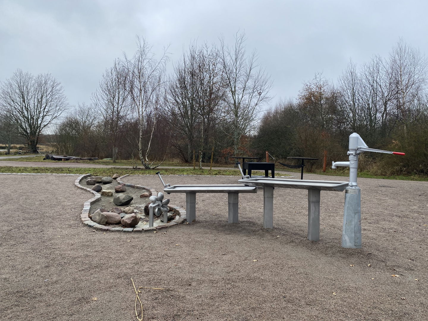 Vattenlek bakgård Naturens hus