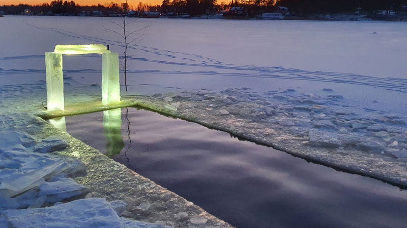 Winter bathing