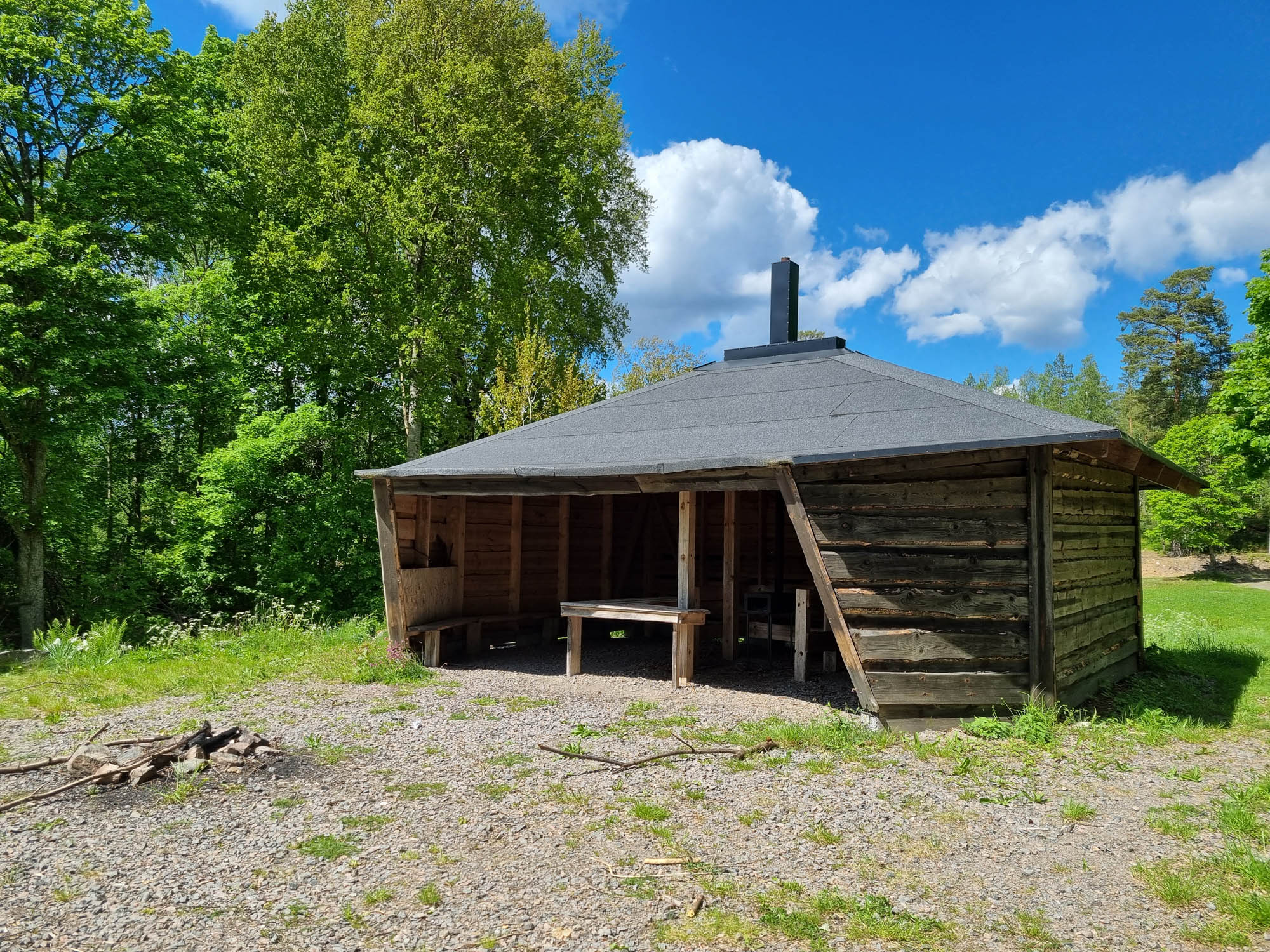 Ljusfallet, rastplats under tak