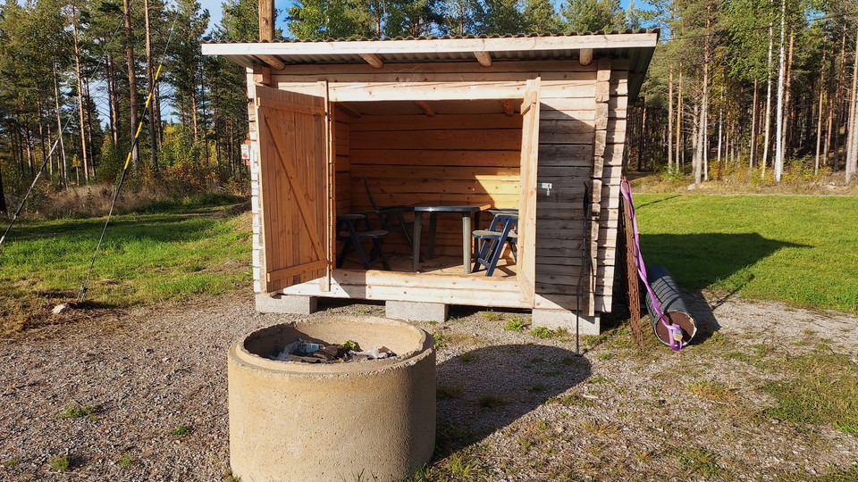 Vindskydd och grillplats Tallvallen