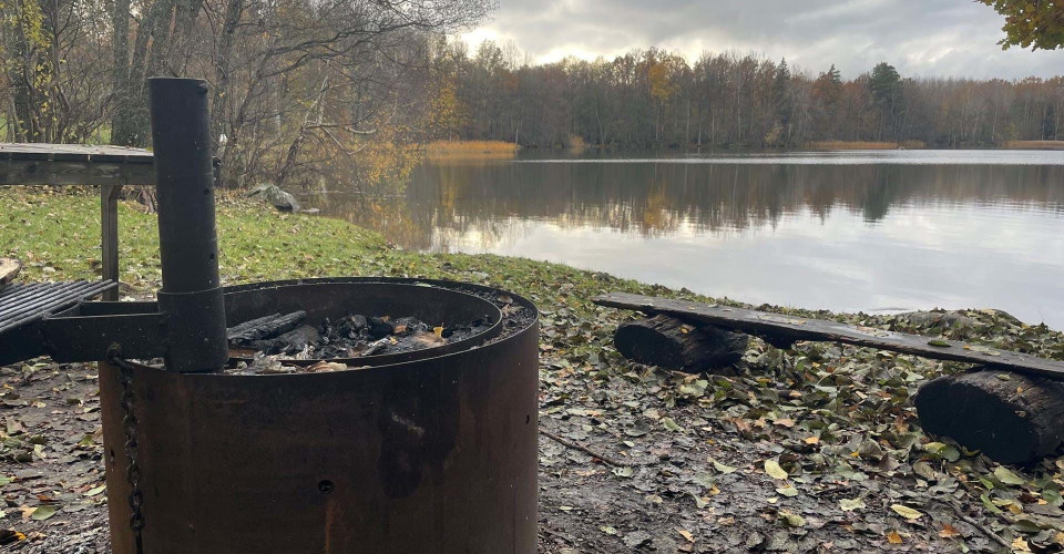 Gillplats, eldplats
Vindskydd vid Svimmersviken, Västerby lövskogars naturreservat
Etapp: Vårdnäs - Hovetorp
Linköping