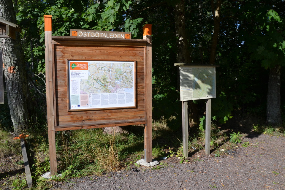 Östgötaledens entrétavla vid Hultsbruk.