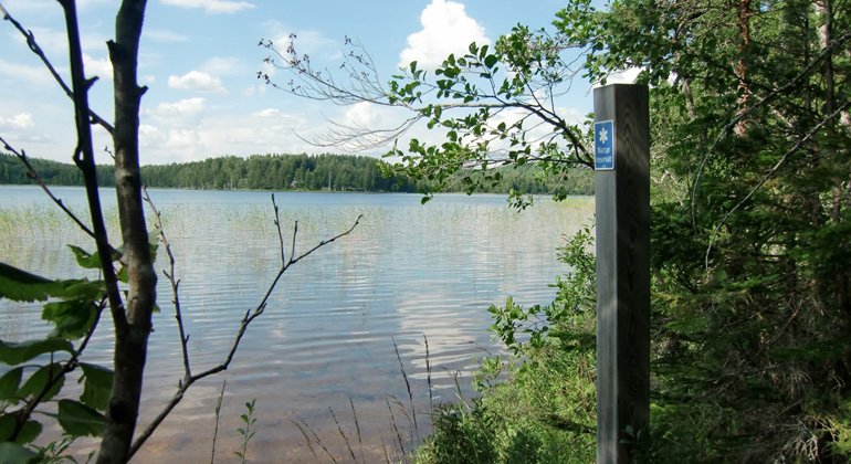 Långbrobodsjön i Långbro naturreservat.