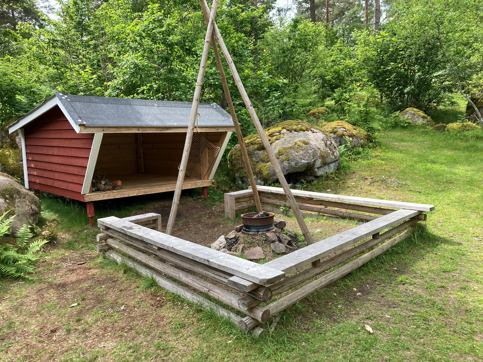 Vindskydd vid Hjälmsafallen 