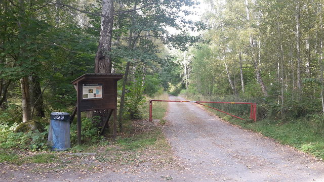 Entré Masmovägen, Gömsta äng naturreservat