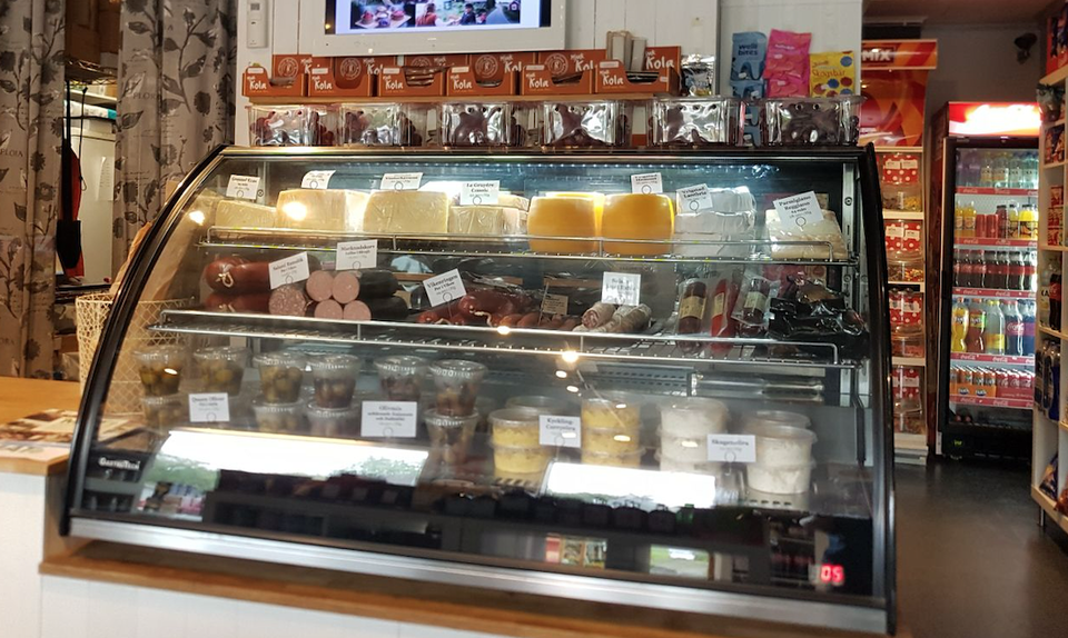 Ostar och delikatesser från när och fjärran