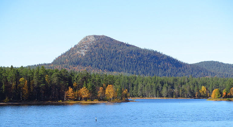 Vy över berget Jan-Svensamössan.