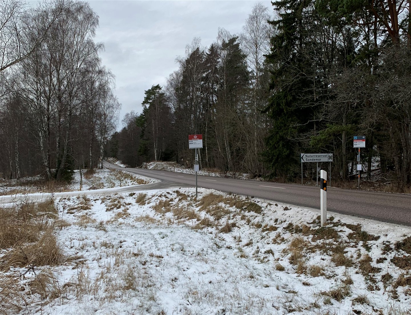 Hållplats Svärdsnäsviken.