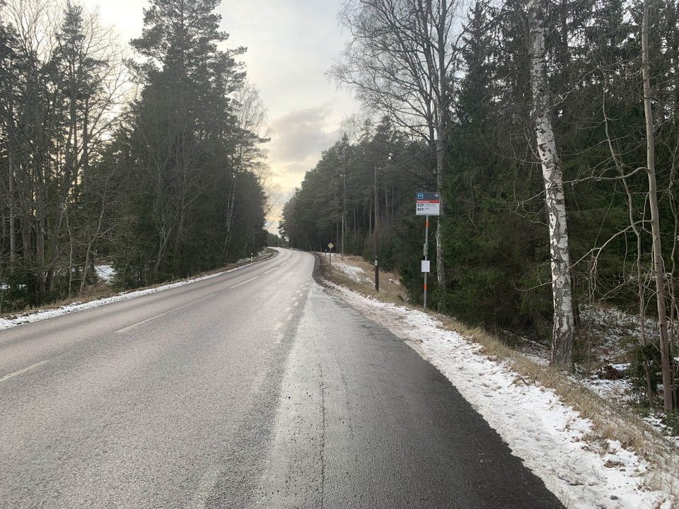 Busshållplats Malmvägen mot väster/Stockholm