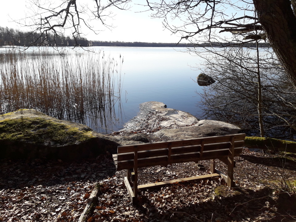 Kampradbänk med utsikt