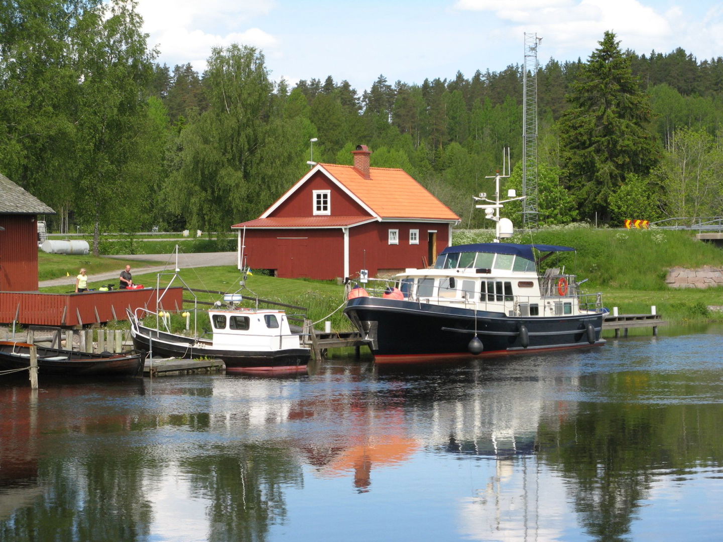 Det är en fin sommardag i Nysäters gästhamn som ligger utmed Byälven.